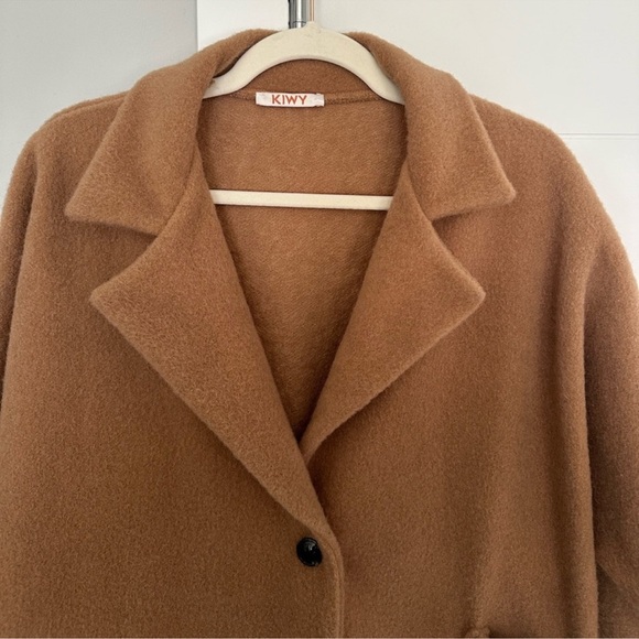 Soft & Warm Coat from Italy - Picture 4 of 5